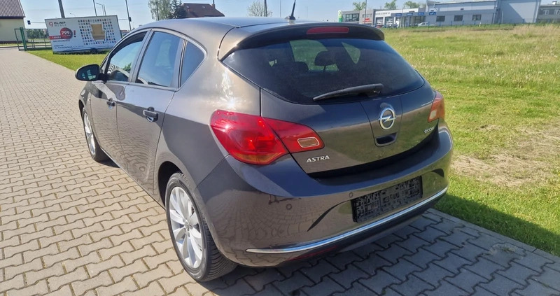 Opel Astra cena 32900 przebieg: 128444, rok produkcji 2013 z Gniezno małe 466